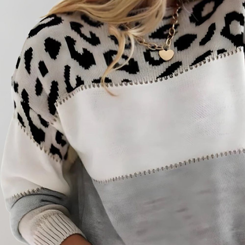 Delphine - Leopard Elegance Sweater